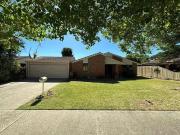 Nice 4 BR 13 Waterford Avenue, Waterford, WA 6152