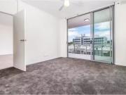 Cheap 503/5 Cameron Street, SOUTH BRISBANE Apartment for...