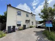 Unique 5 bedroom detached house for rent in Kinson Road,...