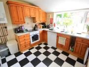 Just in! 5 bedroom semi detached house for rent in...