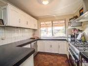 Cheap 5 Federal Close, Gosnells, WA 6110