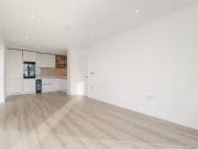Charming Flat to rent in 12 Quay Walk, Wembley, London HA0
