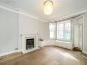 Just in! Flat to rent in Cremorne Road, London SW10