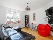 Unique Flat to rent in Southwark Park Estate, Lonson SE16