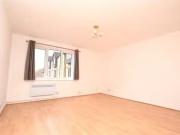 Nice Flat to rent in Spring Close, Dagenham RM8