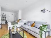 Deal! Studio to rent in Progressive Close, Foots Cray,...