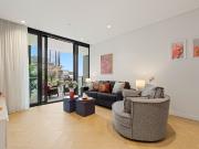 Just ListedElegant metropolitan style inner city apartment