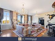 KAISERLICHE LUXUSRESIDENZ MIT BLICK AUF DAS SCHLOSS...