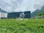 Kastenhalle mit Sektionaltor