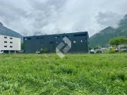 Kastenhalle mit Sektionaltor