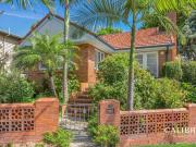 kelvin grove 2 bedroom with charm & convenience