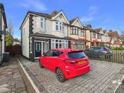 Kenilworth Gardens, Hornchurch RM12, 3 bed semi detached...