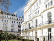 Kensington Gardens Square, Bayswater, 1 Bedroom Flat