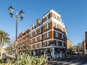 Kensington Mall, London W8, 2 bed flat to rent, £2,900...