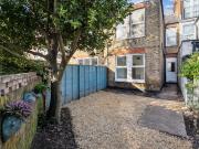 Kent Road, Chiswick Park, W4