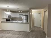 Kenwood Court Spacious 2 Bedroom Unit Apartment For Rent