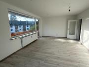 Kernsaniert! 3 Zimmer Wohnung mit Balkon & Garage in...