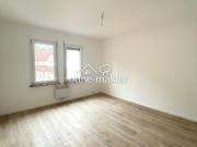 Kernsanierte 2 Zi Wohnung mit Küche, Badezimmer und...