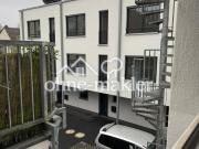 Kernsanierte 2 Zi Wohnung mit neuer EBK in ruhigem...