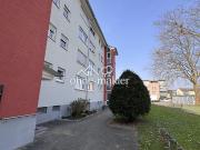 Kernsanierte 3,5 Zimmer Whg, Balkon, Garage