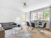 Kernsanierte 4 Zimmerwohnung mit 2 Balkons, moderner EBK...