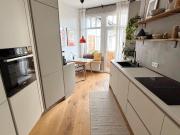 Kernsanierte Altbauwohnung | 3 4 Zimmer | möbliert | Balkon