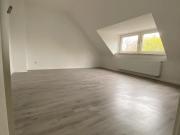 Kernsanierte, helle 3,5 Zi. in ruhiger Lage Grenze...