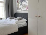 Kernsanierte möblierte 2 Zimmer Altbauwohnung in Friedenau