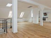 Kernsanierte und großzügige City Maisonette mit Balkon...