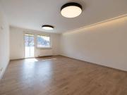 Exklusiv sanierte 3,5 Zimmer Wohnung mit Balkon und...
