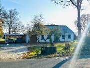 Kernsaniertes Einfamilienhaus mit großem Grundstück und...