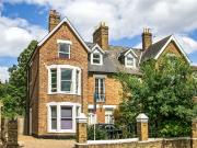 Kew Gardens Road, Kew, TW9