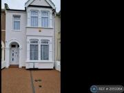 Kimberley Avenue, Ilford, 2 Bedroom Flat