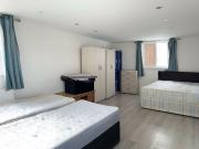 King Street, Southall, Greater London UB2, 6 bed flat to...