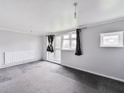 Kings Avenue, Clapham Park, London SW4, 2 bed flat to...