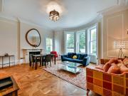 Kings Road, Richmond TW10, 3 bed flat to rent, £6,000...