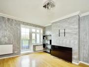 Kingsbridge Circus, Romford, 1 Bedroom Flat