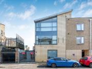 Kingsford Street, London NW5 3 bed flat to rent £9,000...