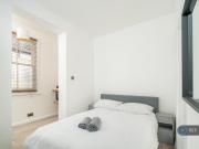 Kingsland Road, London, Studio Flat For