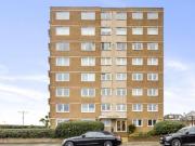 Kingsway, Hove, 2 Bedroom Flat