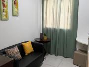 Kitnete com garagem coberta e mobília