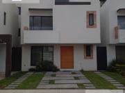 KL/ CASA EN RENTA CON ROOF GARDEN. 3 REC?MARAS + CTO DE...