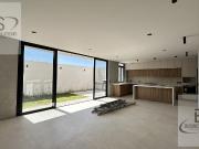 KL/ ESTRENA BONITA CASA CON EXCELENTES ESPACIOS. 4 REC?MARAS