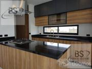 KL/ ESTRENA HERMOSA RESIDENCIA EN PRIVADA CON...