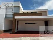 KL/ ¡OPORTUNIDAD! CASA EN VENTA EN CUMBRES DEL LAGO. 4...