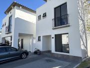 KL/ RENTA CASA EN SAN ISIDRO JURIQUILLA. PRIVADA CON...