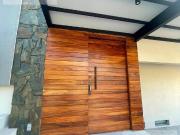 KL/ RENTA MODERNA CASA CON 3 REC?MARAS Y CUARTO DE SERVICIO