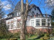 KL zentral gelegene Villa mit parkähnlichem Garten und...