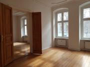 Klassische 3 Zimmer Altbauwohnung zentral, ruhig und sonnig