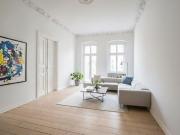 Klassische Altbau Eigentumswohnung mit Balkon in Berlin...